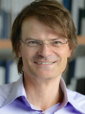 Picture of Henning Nuissl